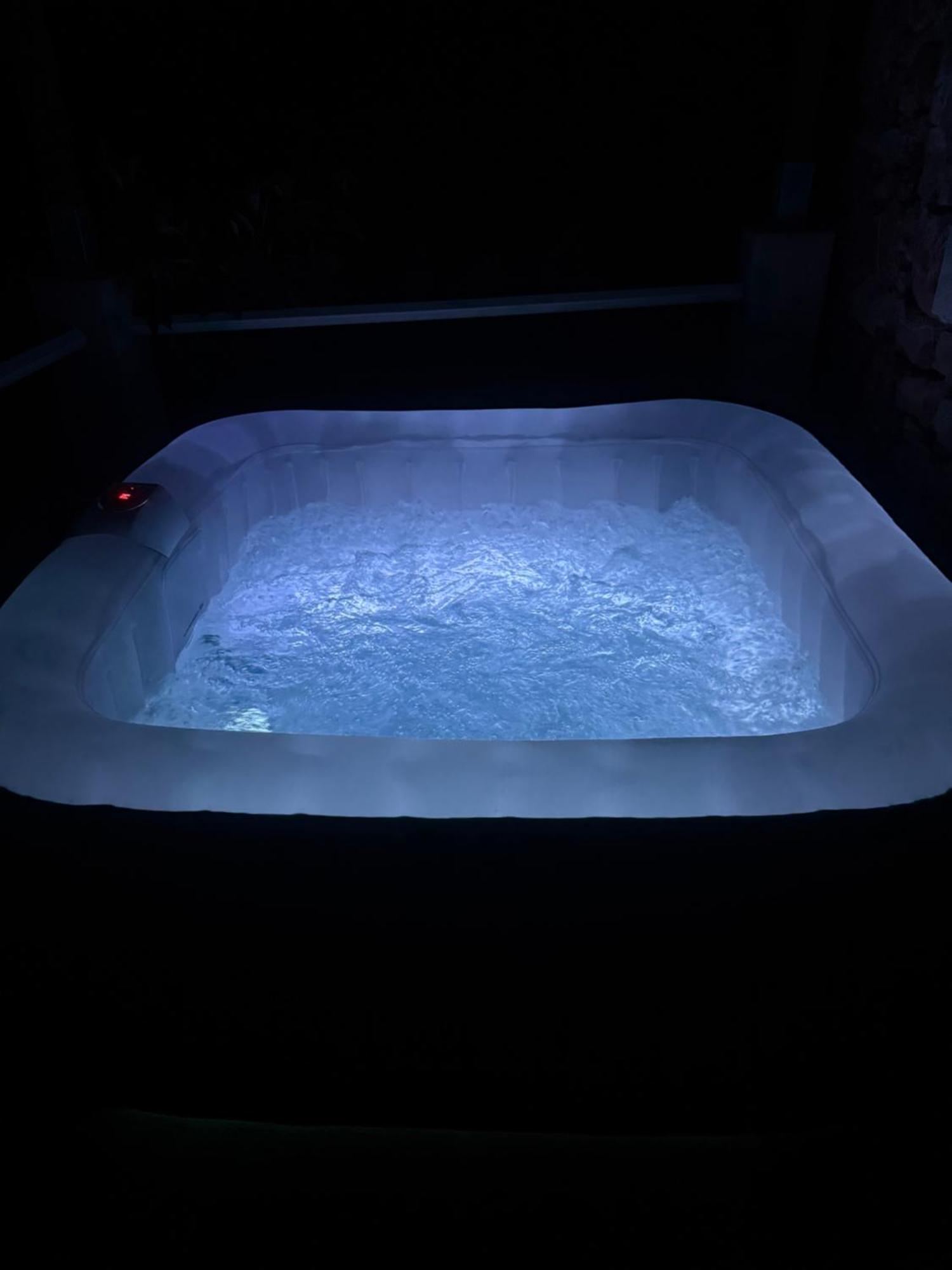 Votre Cocon En Pierre Et Son Spa En Option Gite Le Repos Des Chenes Régusse Esterno foto