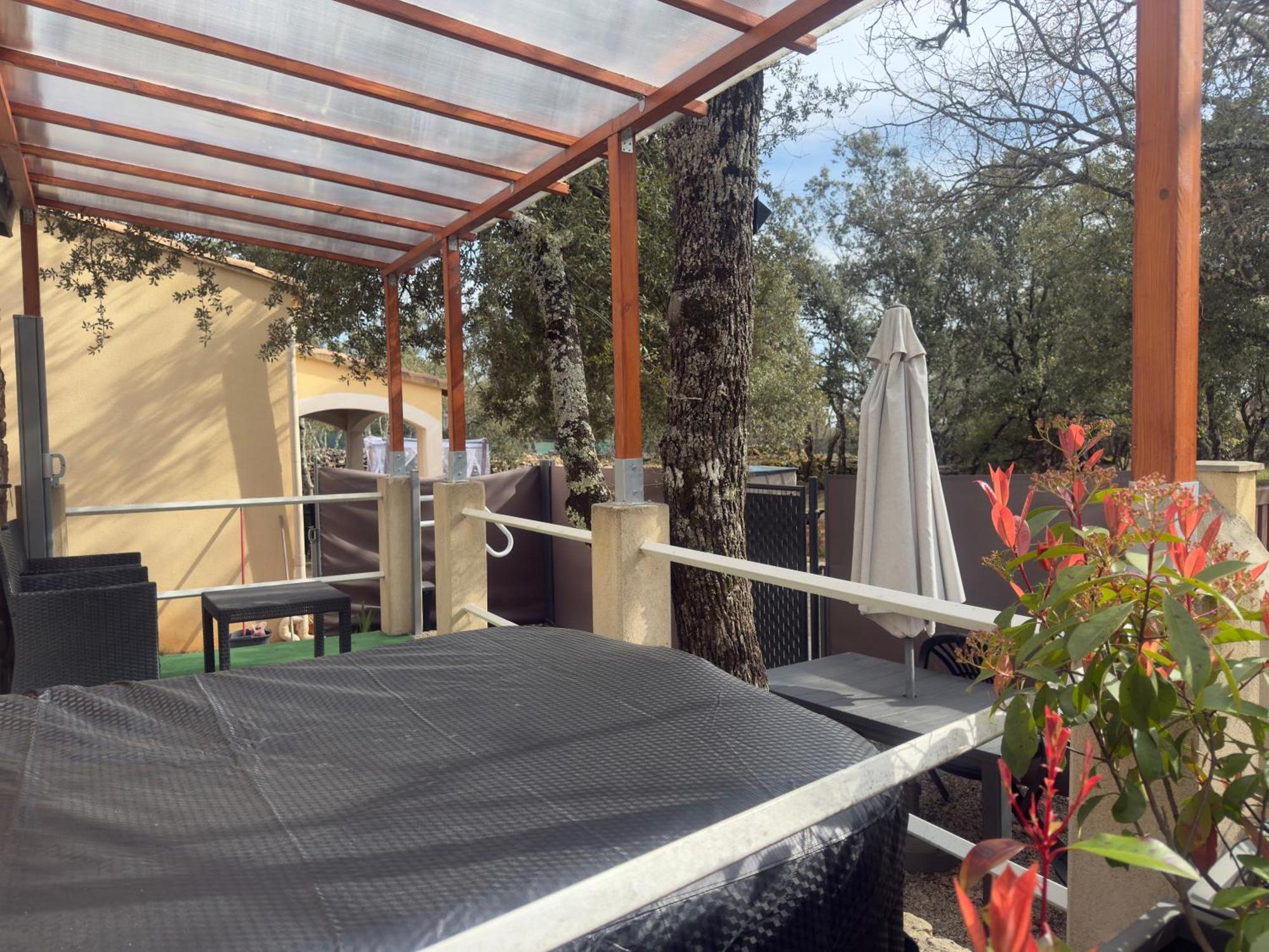 Votre Cocon En Pierre Et Son Spa En Option Gite Le Repos Des Chenes Régusse Esterno foto