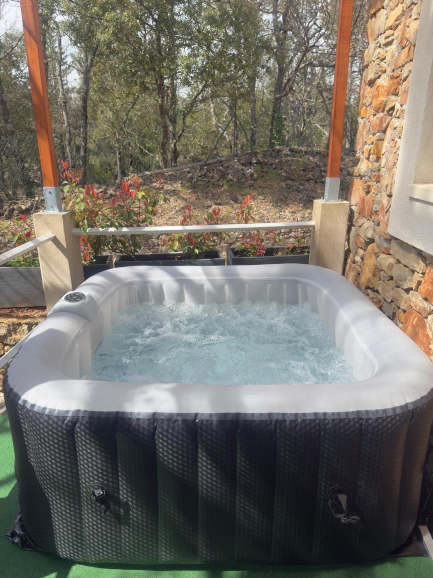 Votre Cocon En Pierre Et Son Spa En Option Gite Le Repos Des Chenes Régusse Esterno foto